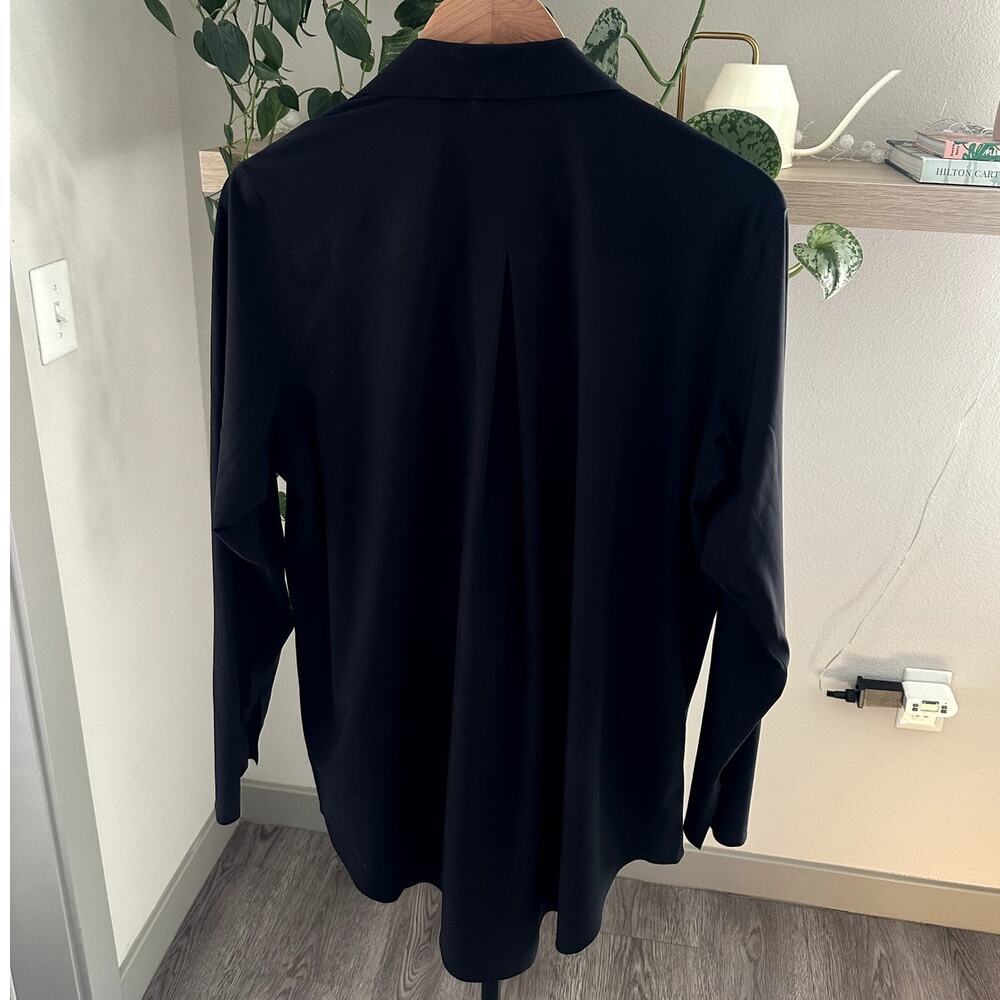 Athleta Urbanite Top Black Button-Up Shirt Size Large Long Sleeve - Picture 2 of 7